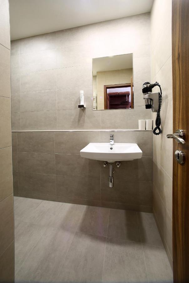 Roudna Hotel