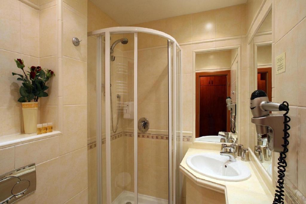 Roudna Hotel