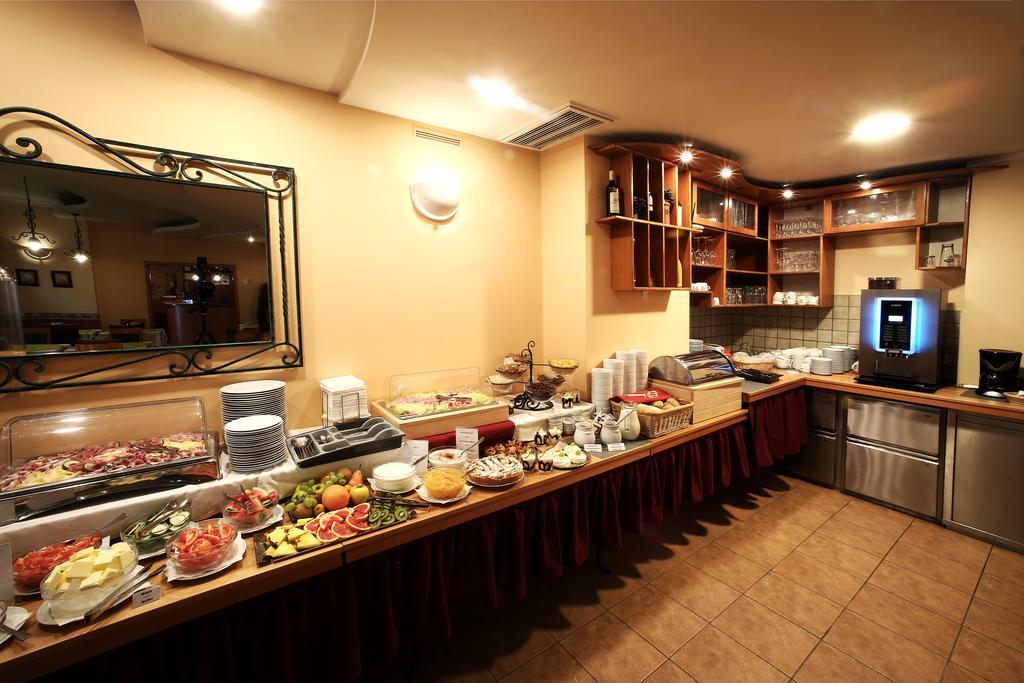 Roudna Hotel